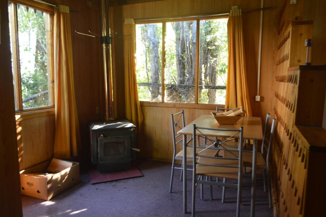Hostal Y Cabanas Vientos Del Sur Puerto Ingeniero Ibanez Eksteriør billede