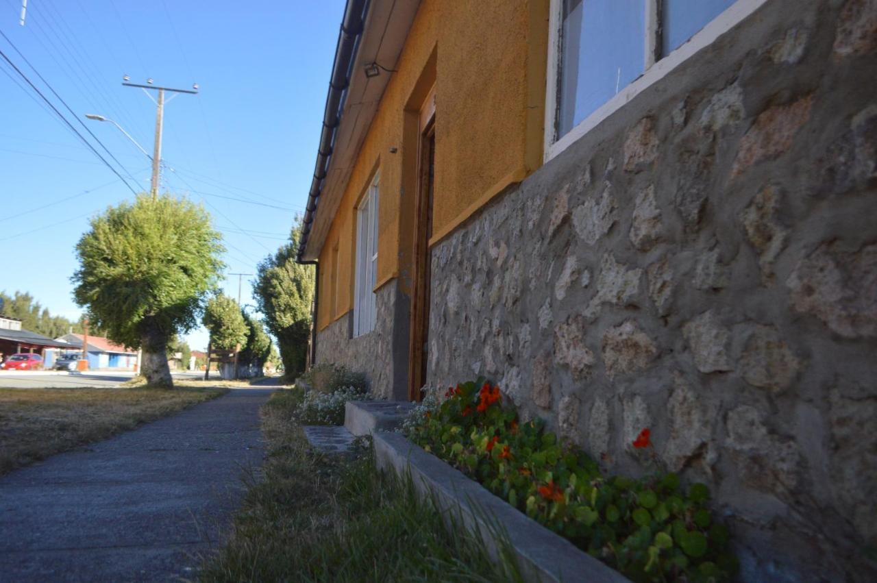 Hostal Y Cabanas Vientos Del Sur Puerto Ingeniero Ibanez Eksteriør billede